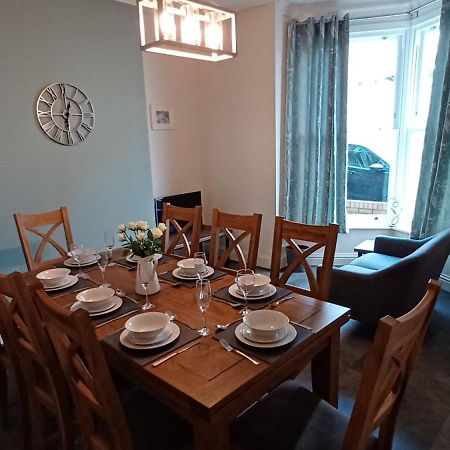 Villa West Cliff Townhouse With Parking Whitby Esterno foto